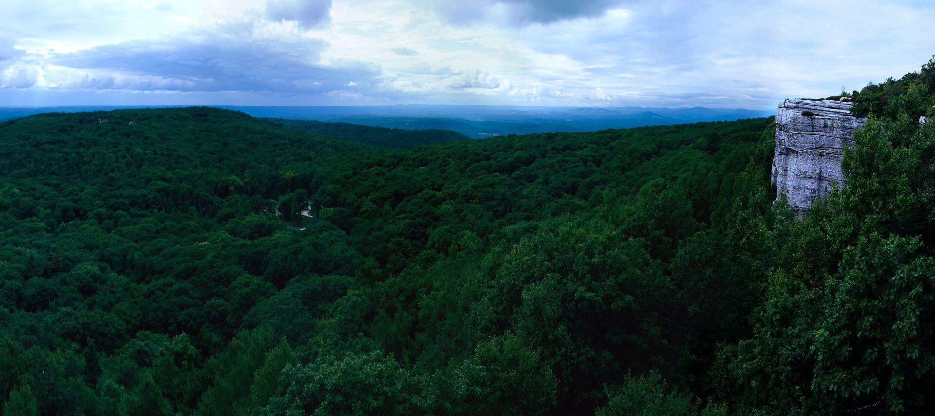 view from sam’s point in minnewaska state park preserve